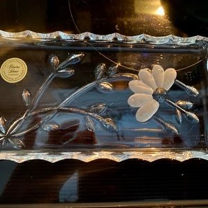 Princess House Glass Tray in EXCELLENT condition. Sticker still on it!